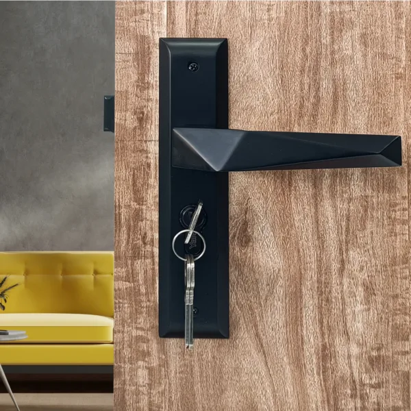 SM-01-02-03 Yale SM series Mortise Lock Comboset with backplated Handle, Cylinder with Knob inside and keys Outside, Black Matt Finish
