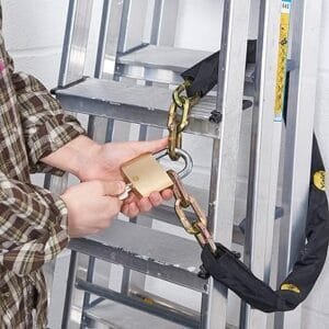 Y110B/50/126/1 Yale Brass Padlock with Hardened Steel Shackle, Brass finish 6 81uFgdvaVtL. AC SX425